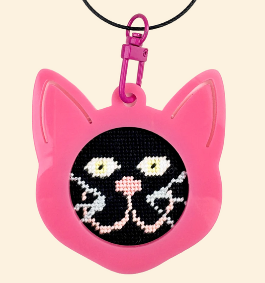 TRUNK Cat Black 1.75" Round Mini