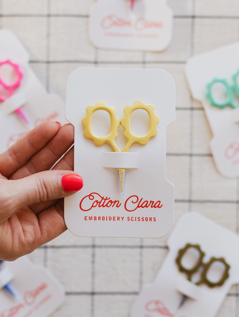Mini Scalloped Scissors