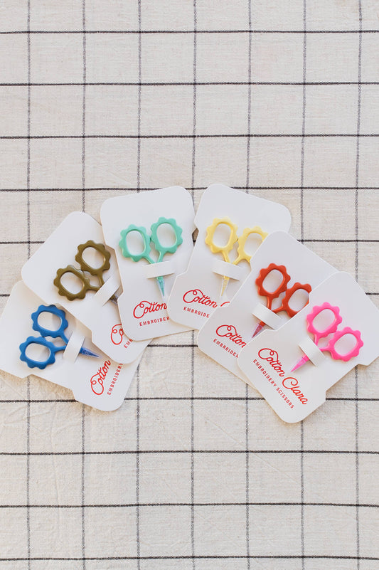 Mini Scalloped Scissors