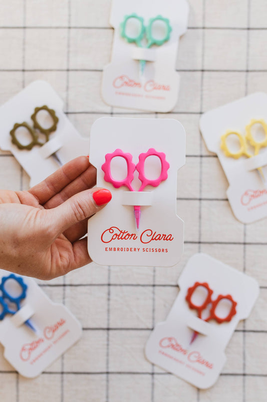 Mini Scalloped Scissors